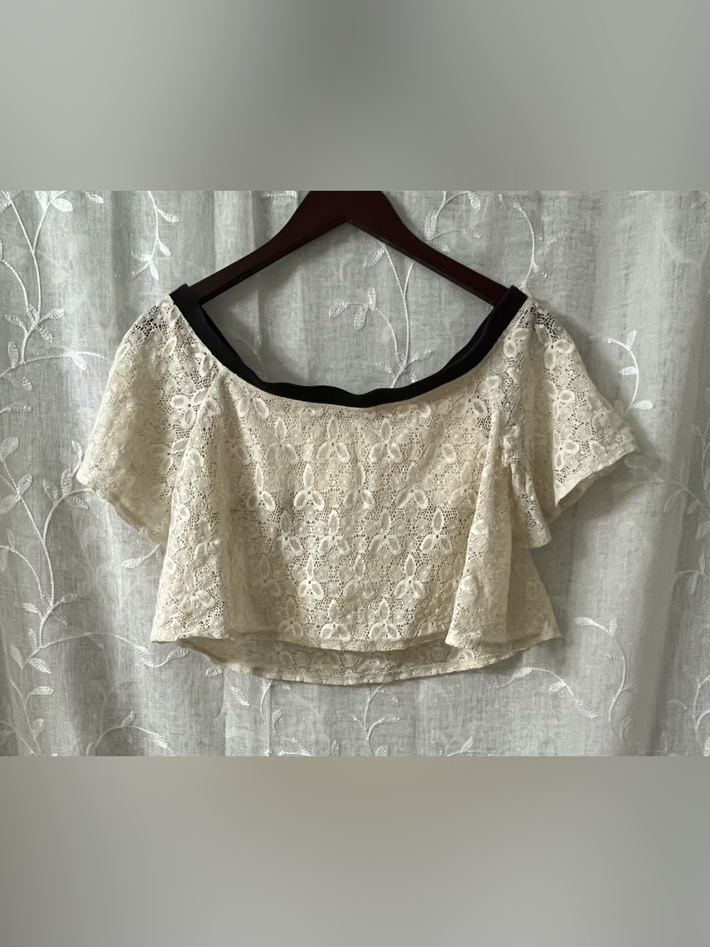 Kimchi Blue Cream Lace Crochet Top - Delicate Crochet Detail Medium